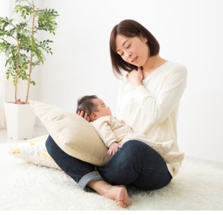 産後の腰痛・肩こりは骨盤矯正で改善！整骨院の優しい施術で負担を軽減 画像